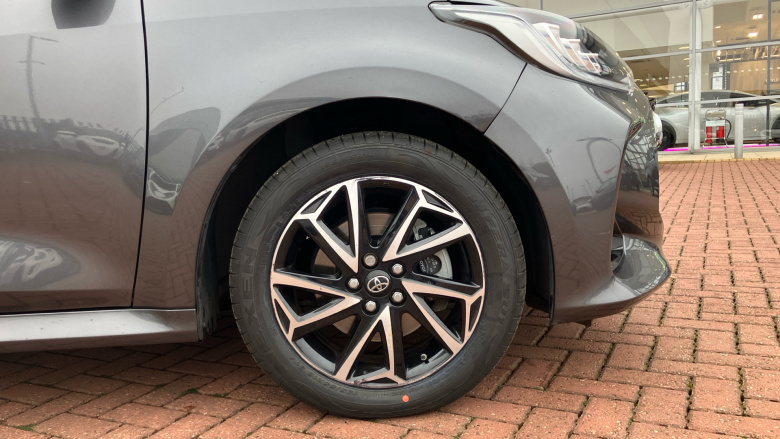 Toyota Yaris 1.5 Hybrid Design 5dr CVT Hybrid Hatchback